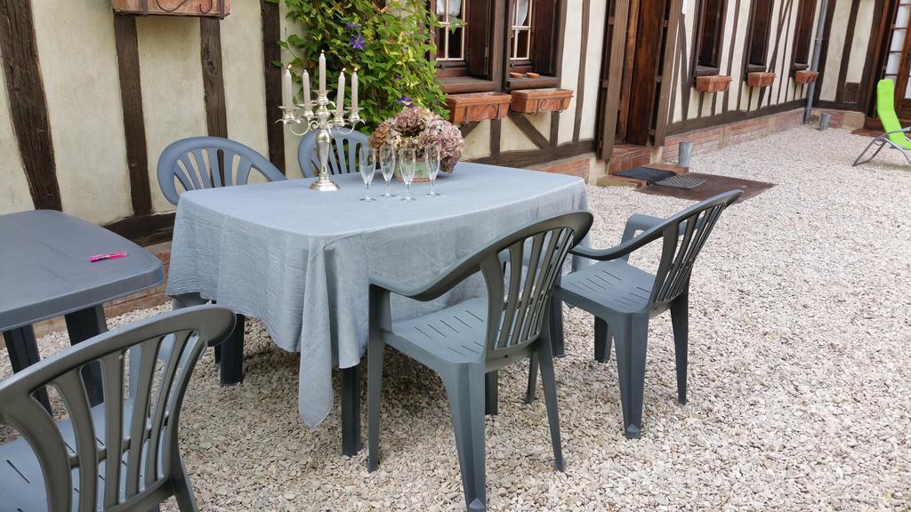 Le Gite De Laurence Villa Sainte-Liviere Exteriör bild